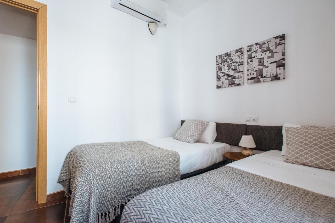 Homeyseville- Bright Apartment At Santa Cruz 6 Pax, Parking Optional エクステリア 写真